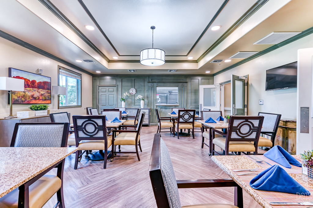 Paradise Valley Senior Living dining room