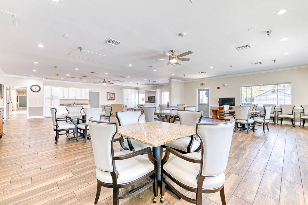 Paradise Valley Senior Living dining