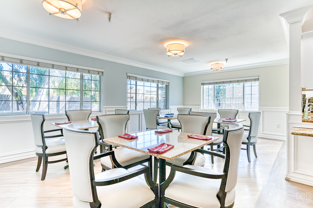 Paradise Valley Senior Living dining